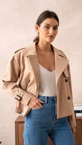 THE BOUTIQUE - CROPPED CAMEL TRENCH COAT