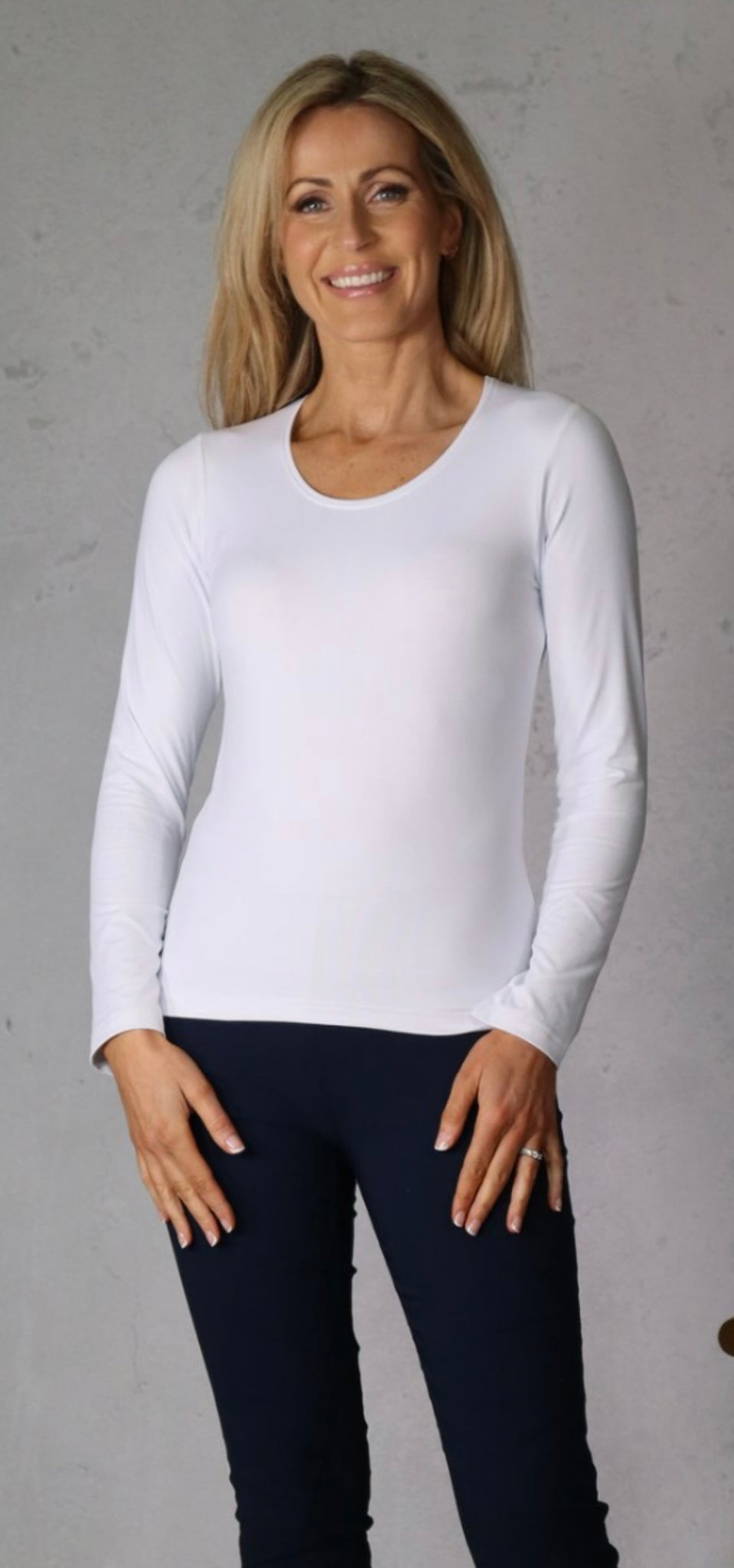 D.E.C.K By Decollage - PAULA WHITE LONG SLEEVE BASIC TOP