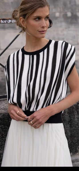 THE BOUTIQUE - BLACK & WHITE STRIPE TOP