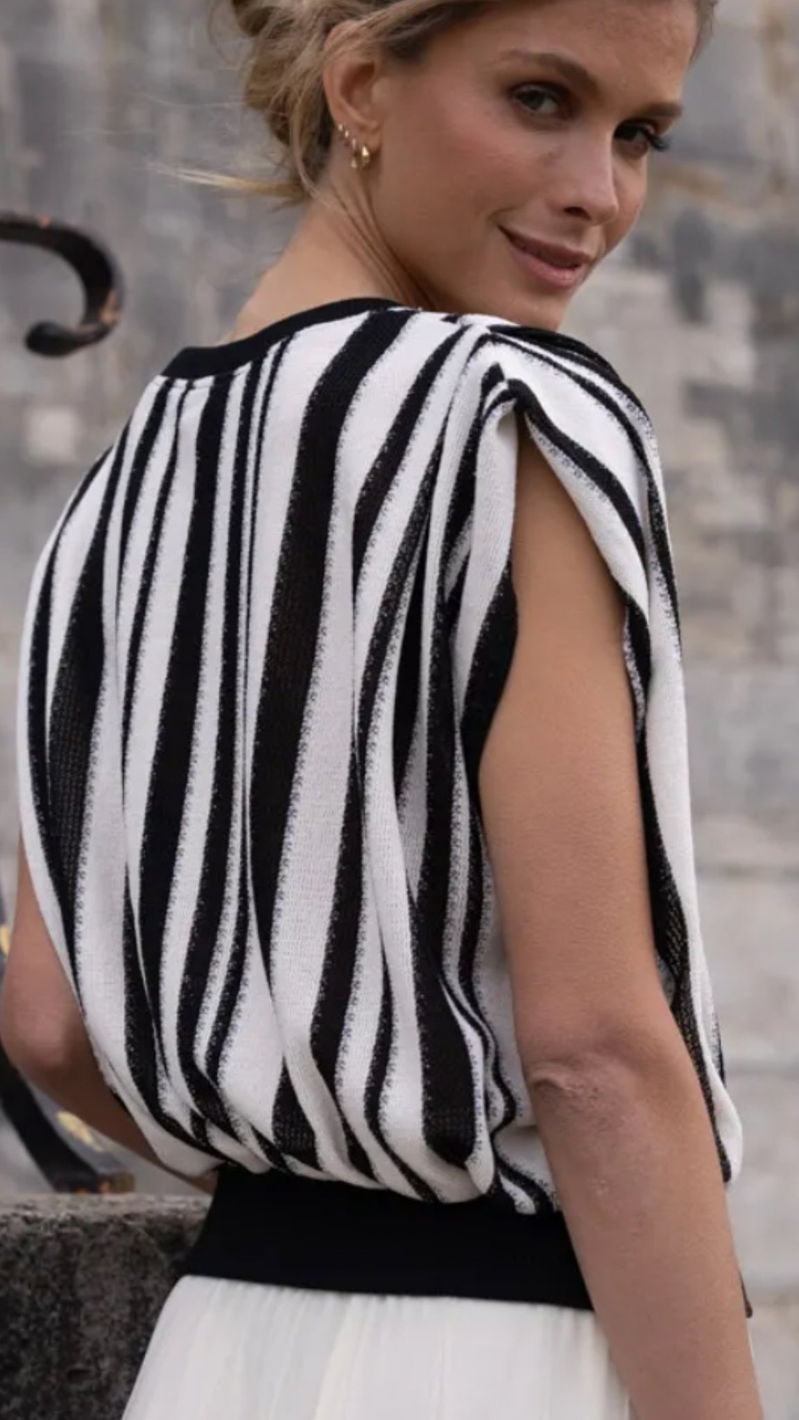 THE BOUTIQUE - BLACK & WHITE STRIPE TOP