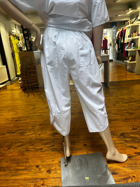 GILYA - WHITE 7/8 LOOSE FIT TROUSERS