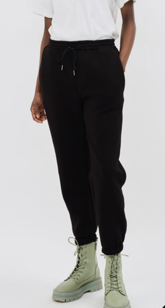 GILYA - BLACK JOGGER SWEATPANTS (PRE ORDER)