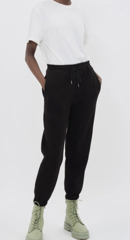 GILYA - BLACK JOGGER SWEATPANTS (PRE ORDER)