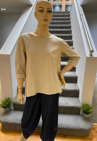 GILYA - TAUPE ROUND NECK TOP