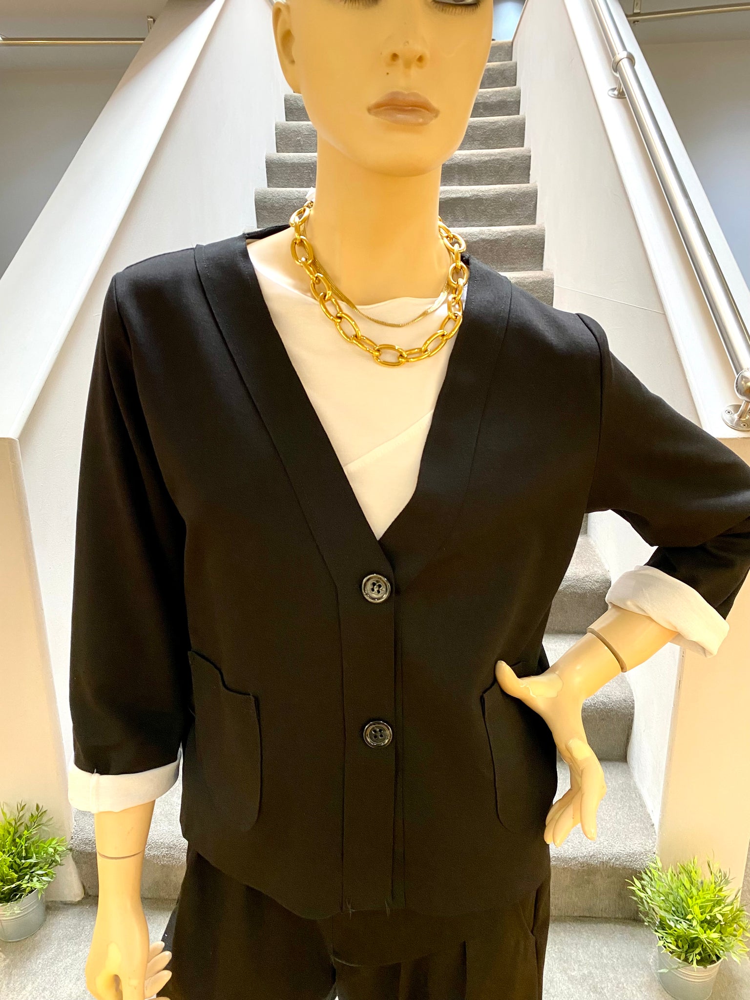 GILYA - BLACK BLAZER STYLE JACKET