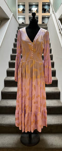 THE BOUTIQUE -