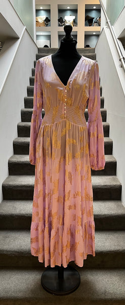 THE BOUTIQUE -