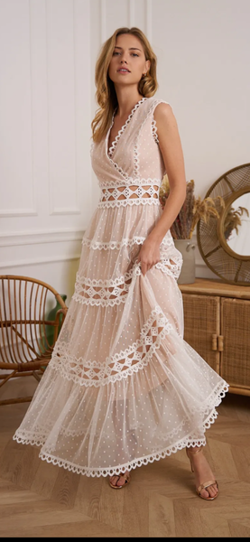 THE BOUTIQUE -