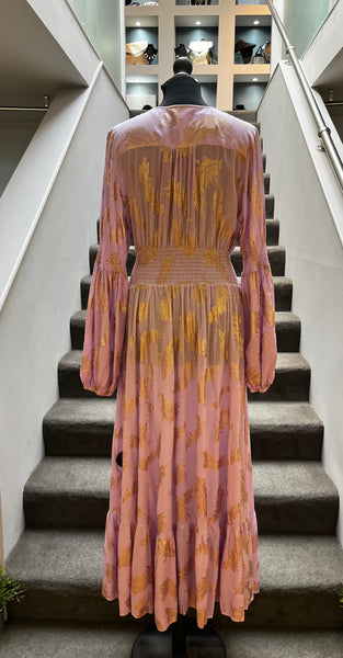 THE BOUTIQUE -