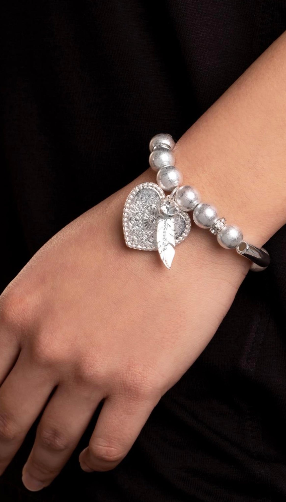 BIBI - BIJOUX SILVER HEART & FEATHER BALL BRACELET